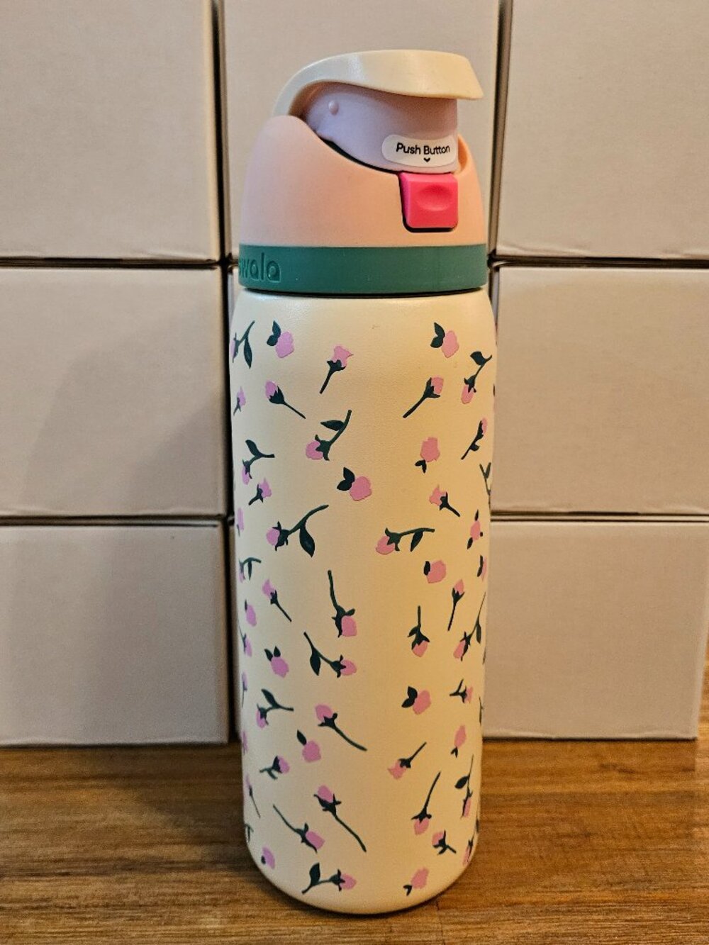 Owala x UO - 32oz FreeSip in Tea Time (NWT)